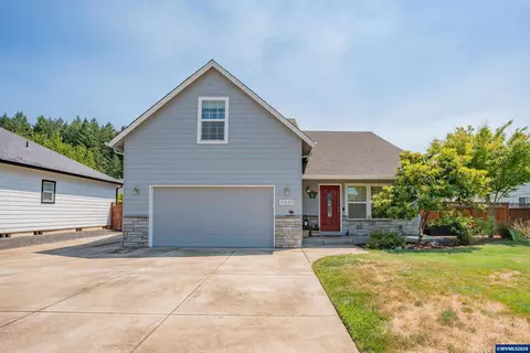 4955 Mimosa Cir, Sweet Home, OR 97386