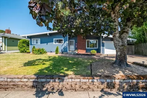 543 S 18th St, Philomath, OR 97370
