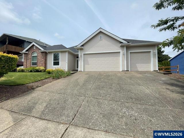 2067 Alex Ave SE, Salem, OR 97302