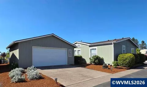 613 Royalty Cir NE, Salem, OR 97301