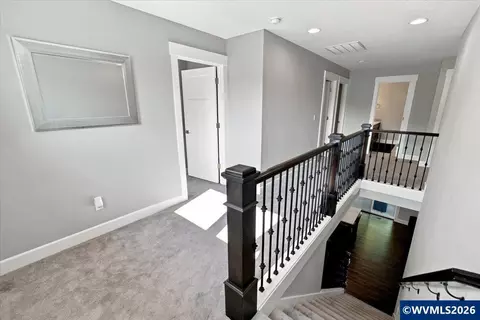 Entry Way - 5840 Benevan Ct NE, Keizer, OR 97303 photo 6 of 7