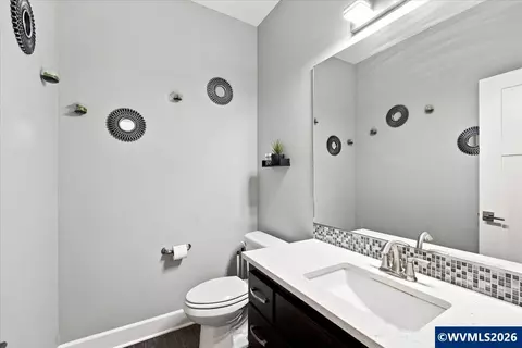 Bath - 5840 Benevan Ct NE, Keizer, OR 97303 photo 1 of 7
