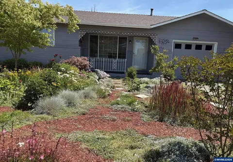 1104 Stanfield Rd, Woodburn, OR 97071