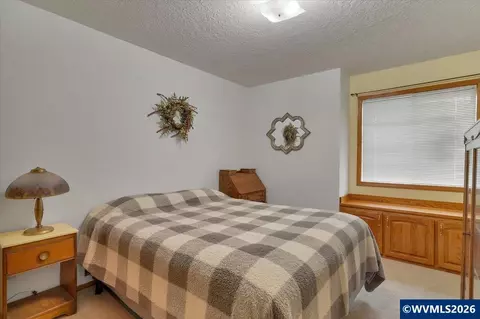 Bedroom - 595 W Main St, Sublimity, OR 97385 photo 3 of 5