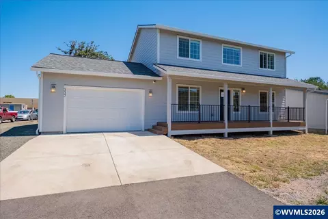 337 N 18th St, Philomath, OR 97370