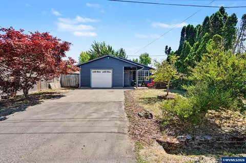 111 Enos St, Amity, OR 97101