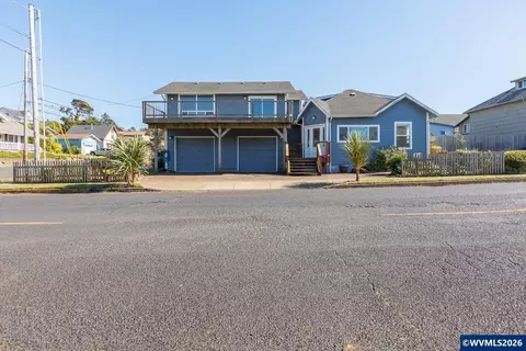 561 W Olive St, Newport, OR 97365