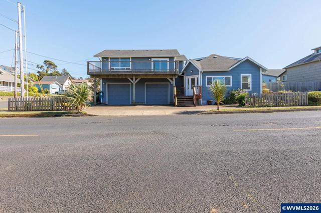 561 W Olive St, Newport, OR 97365