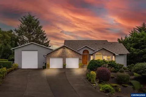 1055 NW Estate Dr, Seal Rock, OR 97376