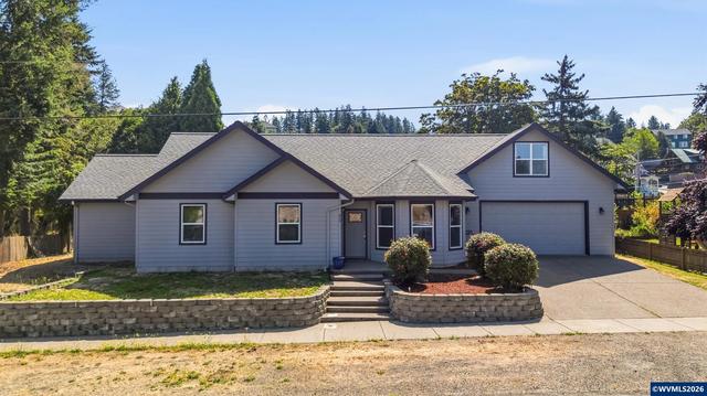808 Oak St, Brownsville, OR 97327