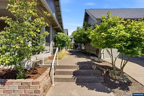 Exterior - 986 Berkeley Ln E, Monmouth, OR 97361 photo 9 of 13