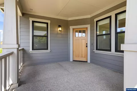 Exterior - 986 Berkeley Ln E, Monmouth, OR 97361 photo 6 of 13