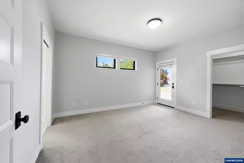 Bedroom - 986 Berkeley Ln E, Monmouth, OR 97361 photo 2 of 5