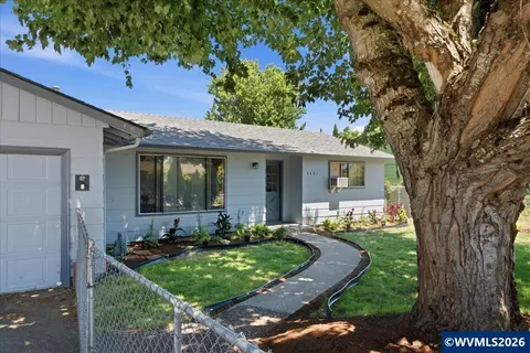 4463 Hayesville Dr NE, Salem, OR 97305