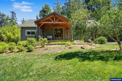 5714 Crooked Finger Rd NE, Scotts Mills, OR 97375