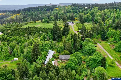 5714 Crooked Finger Rd NE, Scotts Mills, OR 97375