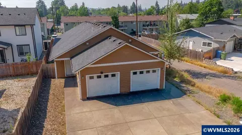 1014-1016 Arthur Way NW, Salem, OR 97304