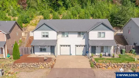 1027-1029 Arthur Way NW, Salem, OR 97304