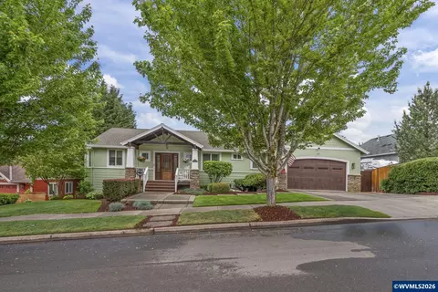 447 NW Mt Mazama St, Mcminnville, OR 97128