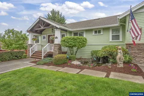 447 NW Mt Mazama St, Mcminnville, OR 97128