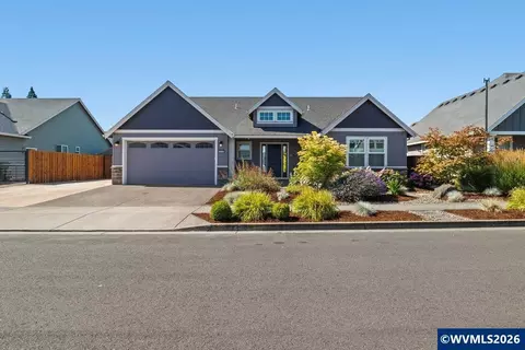 910 Grant St, Mount Angel, OR 97362