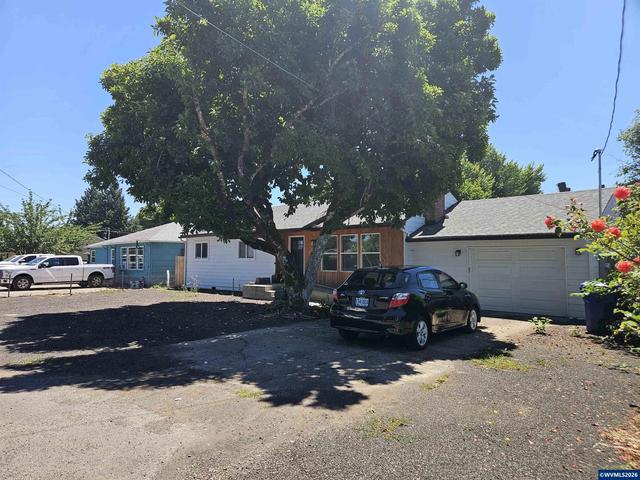 4130 NE Center St, Salem, OR 97301