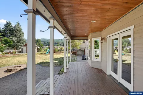 Exterior - 764 3rd St, Lyons, OR 97358 photo 8 of 13