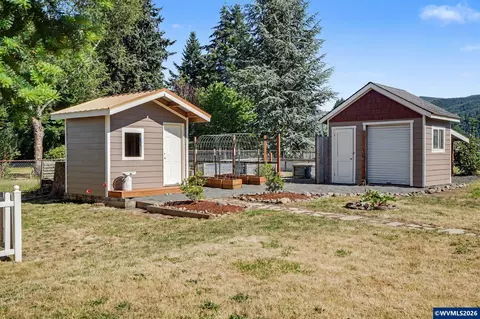 Exterior - 764 3rd St, Lyons, OR 97358 photo 10 of 13