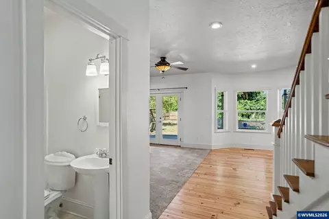 Entry Way - 764 3rd St, Lyons, OR 97358 photo 1 of 7