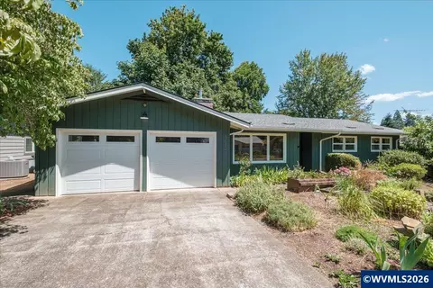 3870 Saxon Dr S, Salem, OR 97302