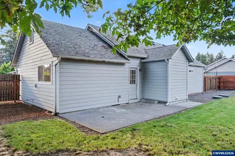 Exterior - 264 7th St, Lyons, OR 97358 photo 8 of 12