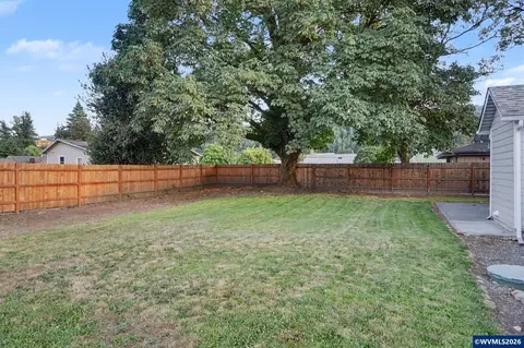 Exterior - 264 7th St, Lyons, OR 97358 photo 11 of 12