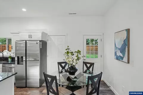 Dining - 264 7th St, Lyons, OR 97358 photo 1 of 1