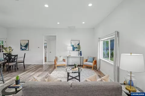 Living - 264 7th St, Lyons, OR 97358 photo 1 of 3