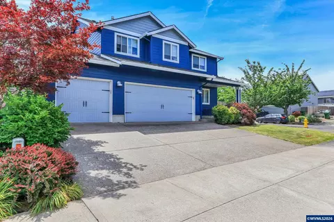 404 Vine Ave, Woodburn, OR 97071