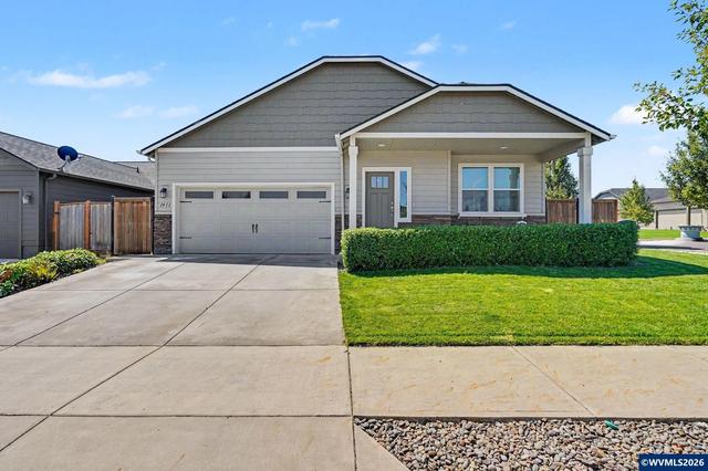1411 SE Snowberry Ave, Dallas, OR 97338