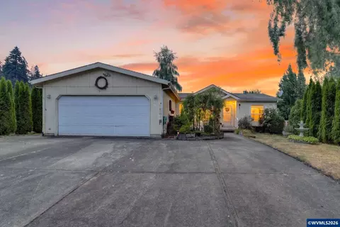 1837 Woodland Ave, Woodburn, OR 97071