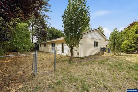 Exterior - 1213 Hemlock Lp Lp, Independence, OR 97351 photo 4 of 4
