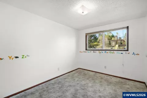 Bedroom - 2035 Primrose Lp Lp, Philomath, OR 97370 photo 1 of 6