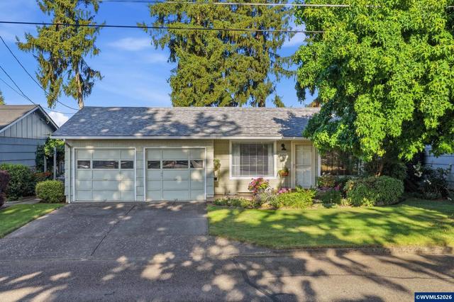 1050 Astor Way, Woodburn, OR 97071