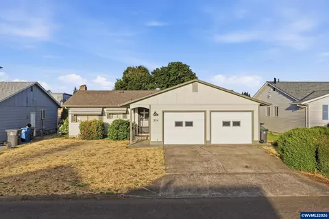 334 S Cascade Dr, Woodburn, OR 97071