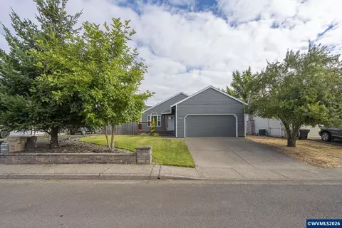 330 NW Denton St, Dallas, OR 97338