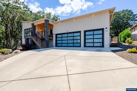 2818 SW Wolverine Dr, Corvallis, OR 97333