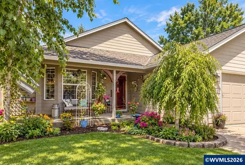 1642 SE Cortland Ave, Dallas, OR 97338