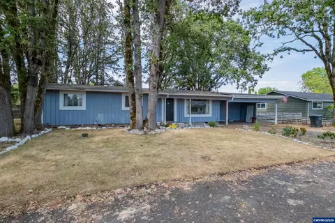 183 W Cedar Dr, Lebanon, OR 97355