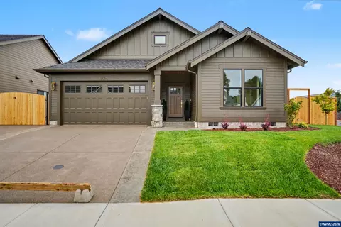 2094 SE Arrowwood Ave, Dallas, OR 97338