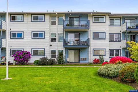 950 Evergreen Apt 318 Rd, Woodburn, OR 97071