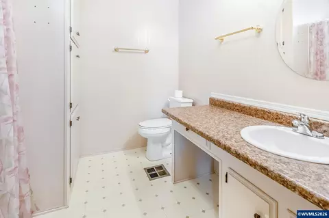 1418 Pine Space C St NE #C, Silverton, OR 97381 photo 21