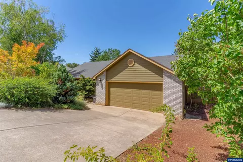 1023 Limelight Ave NW, Salem, OR 97304
