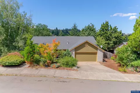 1023 Limelight Ave NW, Salem, OR 97304